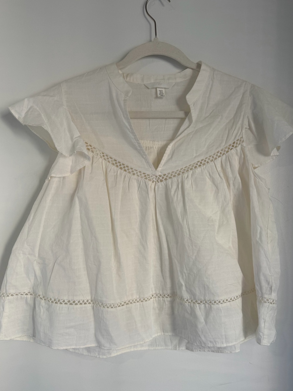 H&M Cream Eyelet-Trim Flutter Sleeve Blouse NWT